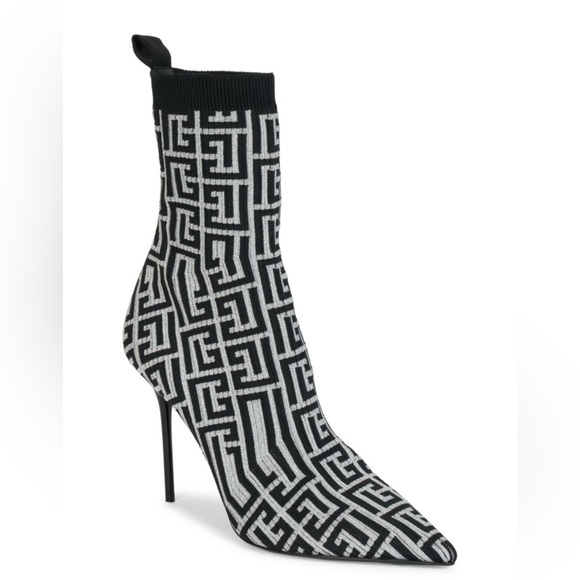 Balmain
Skye monogram knit ankle boots - Picture 4 of 15